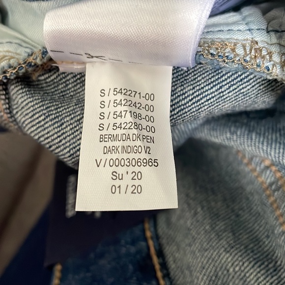 Gap denim 9 inch Bermuda shorts stretch, mid rise slim through the hip and thigh - Picture 6 of 6